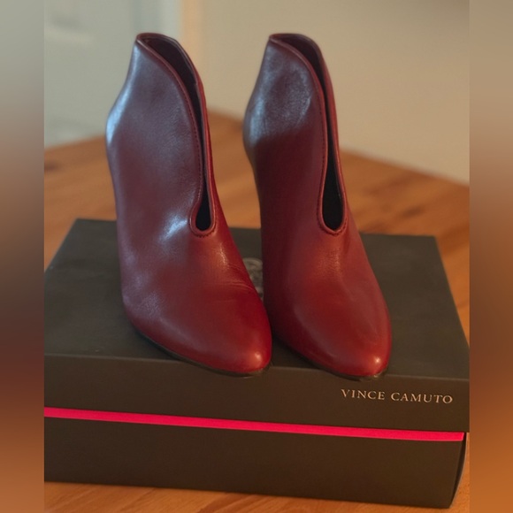 NEW Vince Camuto Brown Ankle Boots - Picture 11 of 11